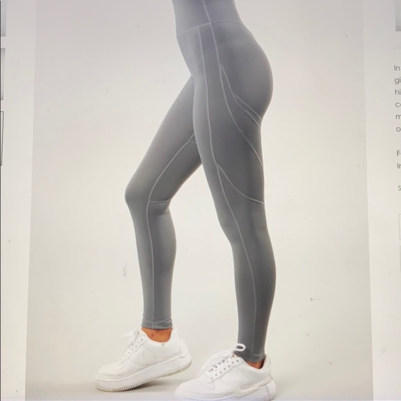 Buffbunny  Baddie Leggings M in Shaded Gray - Picture 4 of 10